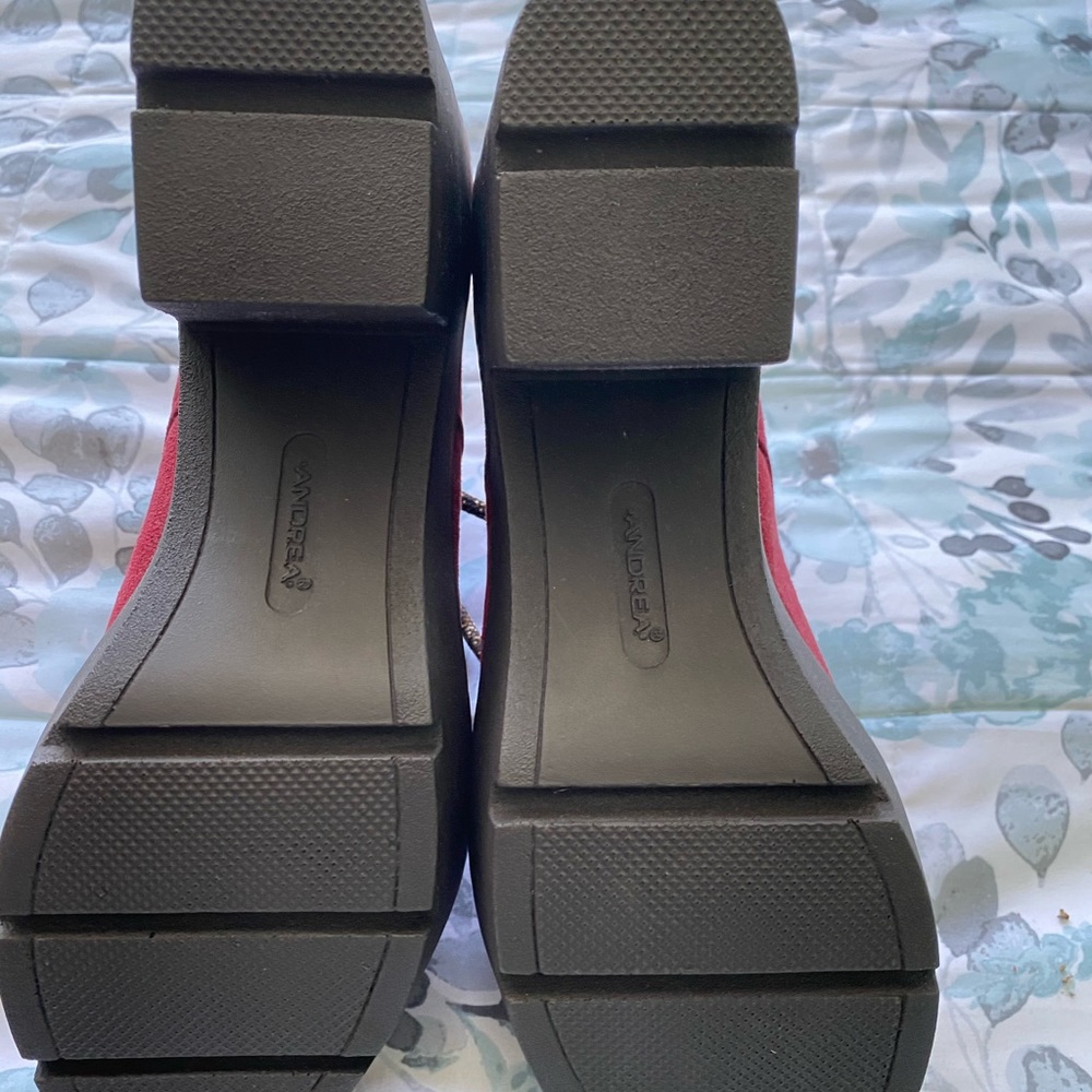 Heels - Picture 4 of 4